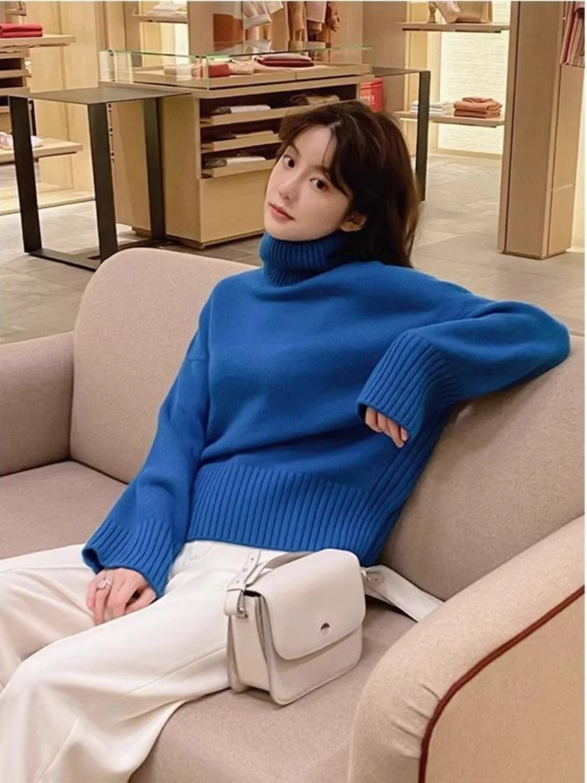 

Синий кашемировый свитер Klein с высоким воротником для женщин, свободный осенне-зимний и мягкий женский свитер с восковым низом.