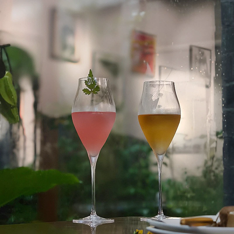 

Handcrafted Elegant High-stem Cocktail Glass Ltalian Champagne Glass Red Wine Glass Sparkling Wine Glass