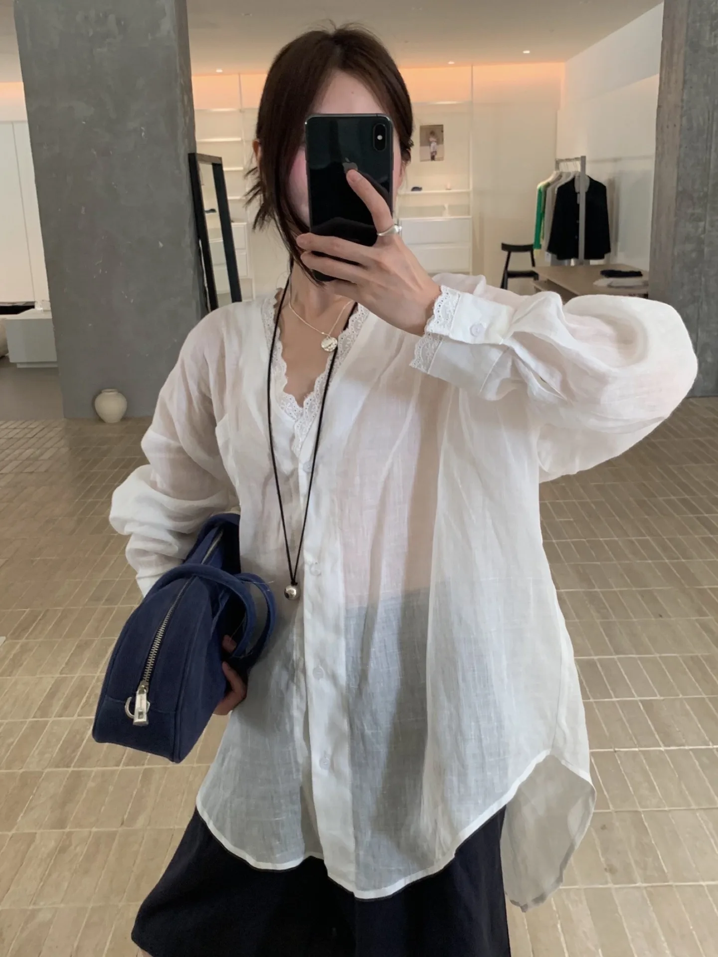 

Elegant Women's Sun Protection Shirt Thin Long Sleeve Korean Style Loose Fit V-Neck Fashionable Spring Summer Top