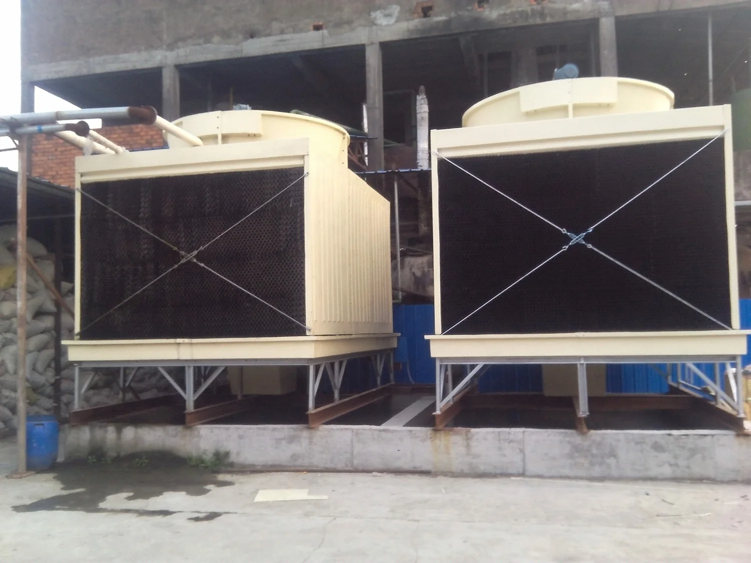 150T FRP Industrial Square Cross Flow Wasserkühlturm Chiller Cooling Tower Preis