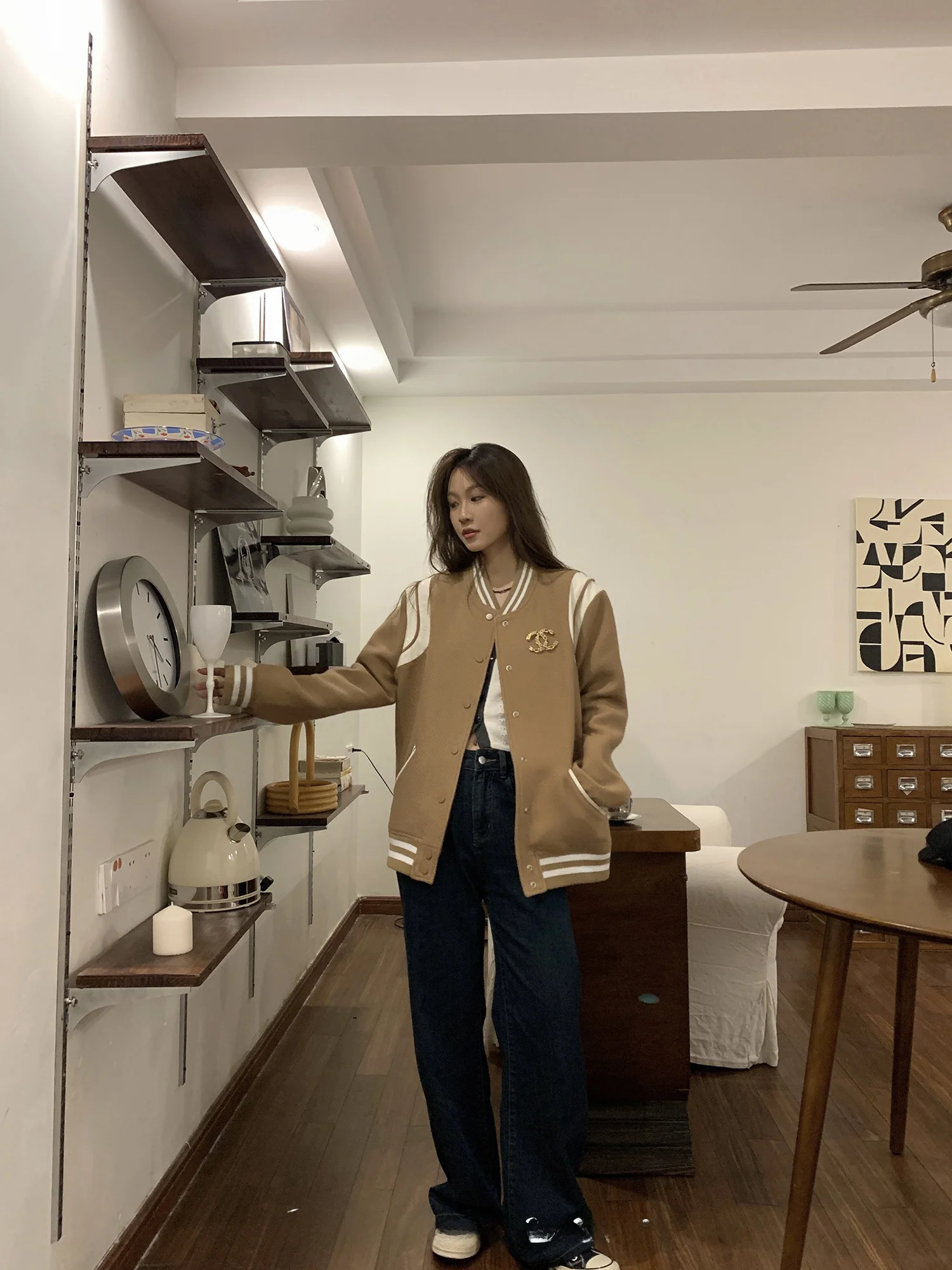 レトロアメリカンスタイルショルダーパッチワークレザーウールベースボールジャケットレディースショートアウターファッショナブルエレガント