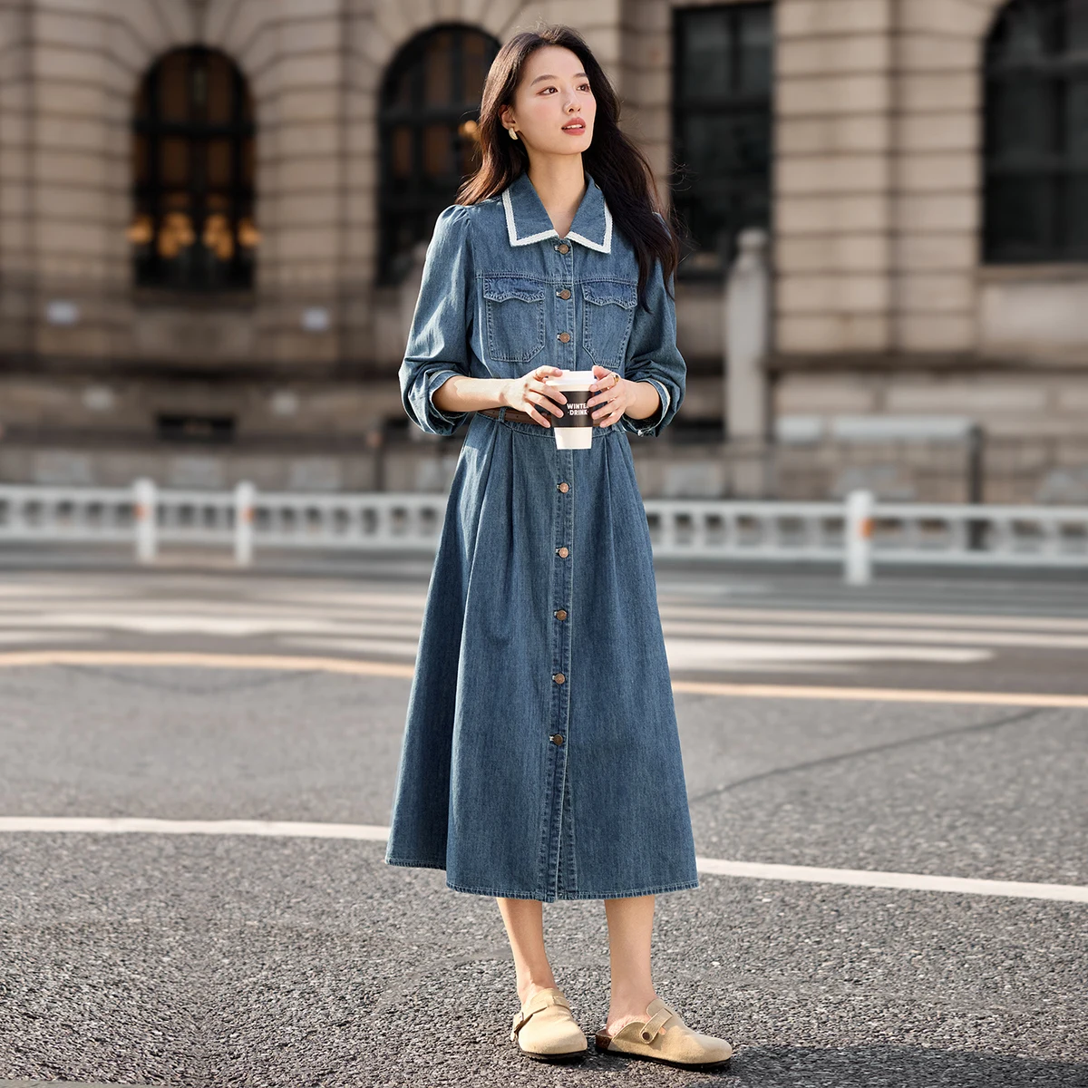 

SENTUBILA Pure Cotton Denim Dress Women's Autumn Lapel Long Sleeve Contrasting Lace Midi Dresses W53LH3507