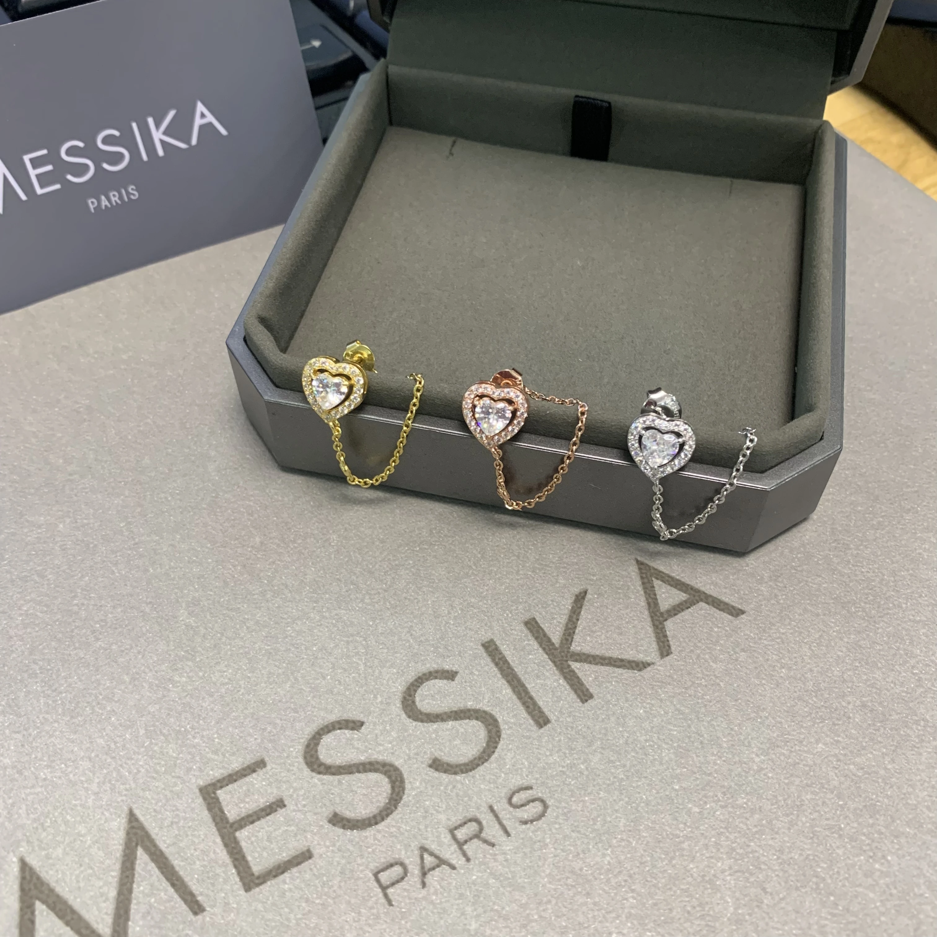 

Sweet, exquisite and romantic pure silver s925 heart-shaped gift earrings, single-sided ear chain, personalized women's earrings