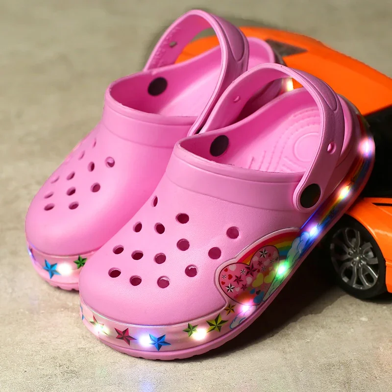 LED Flashing Girl Boy Kids Sneaker Hole Sandals First Walker Children\'s Boots In Summer Hollow Baby Beach Shoes