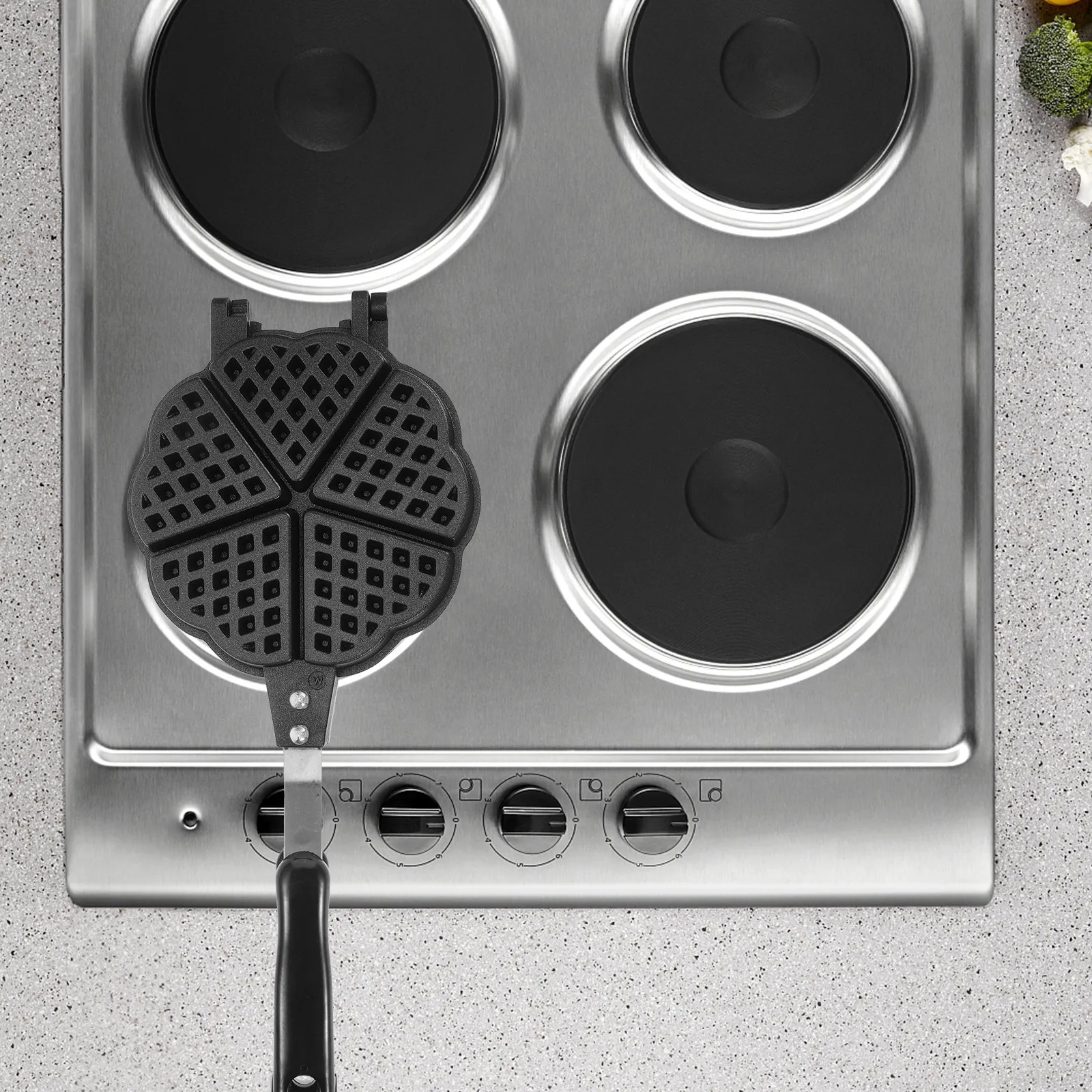 Heart Shaped Aluminum Waffle Pan Non-Stick Cake Mold Classic Scandinavian Baking Pan Easy Clean Breakfast Maker Gas Stove Picnic