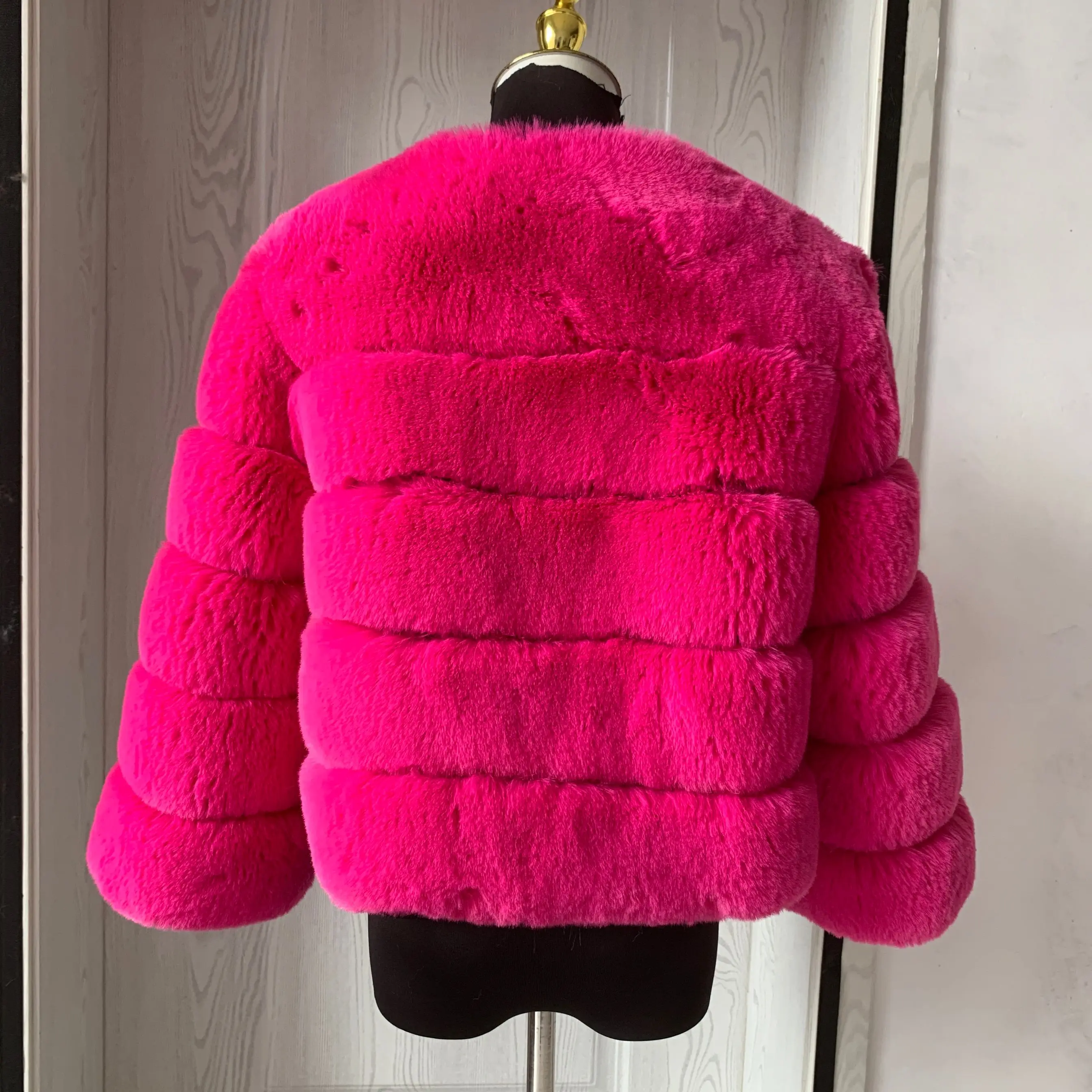 Damen Mode Kunstpelzmantel Super Angesagter Herbst Winter Kurzer Kunstfuchspelz Flauschige Jacke Hochwertig 7XL Damen Pelzmäntel – Detail 26