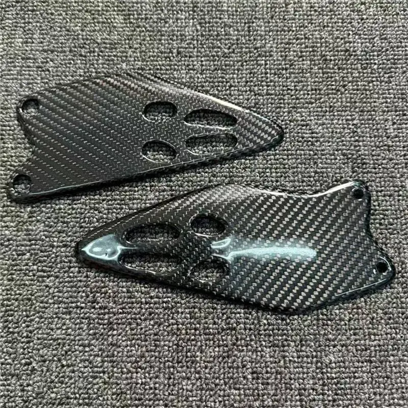 A54K-Real Carbon Fiber Motorcycle Accessory Fairing Heel Guards Plates Foot Rests For Kawasaki ZX-6R ZX-6R ZX6R 2019-2024
