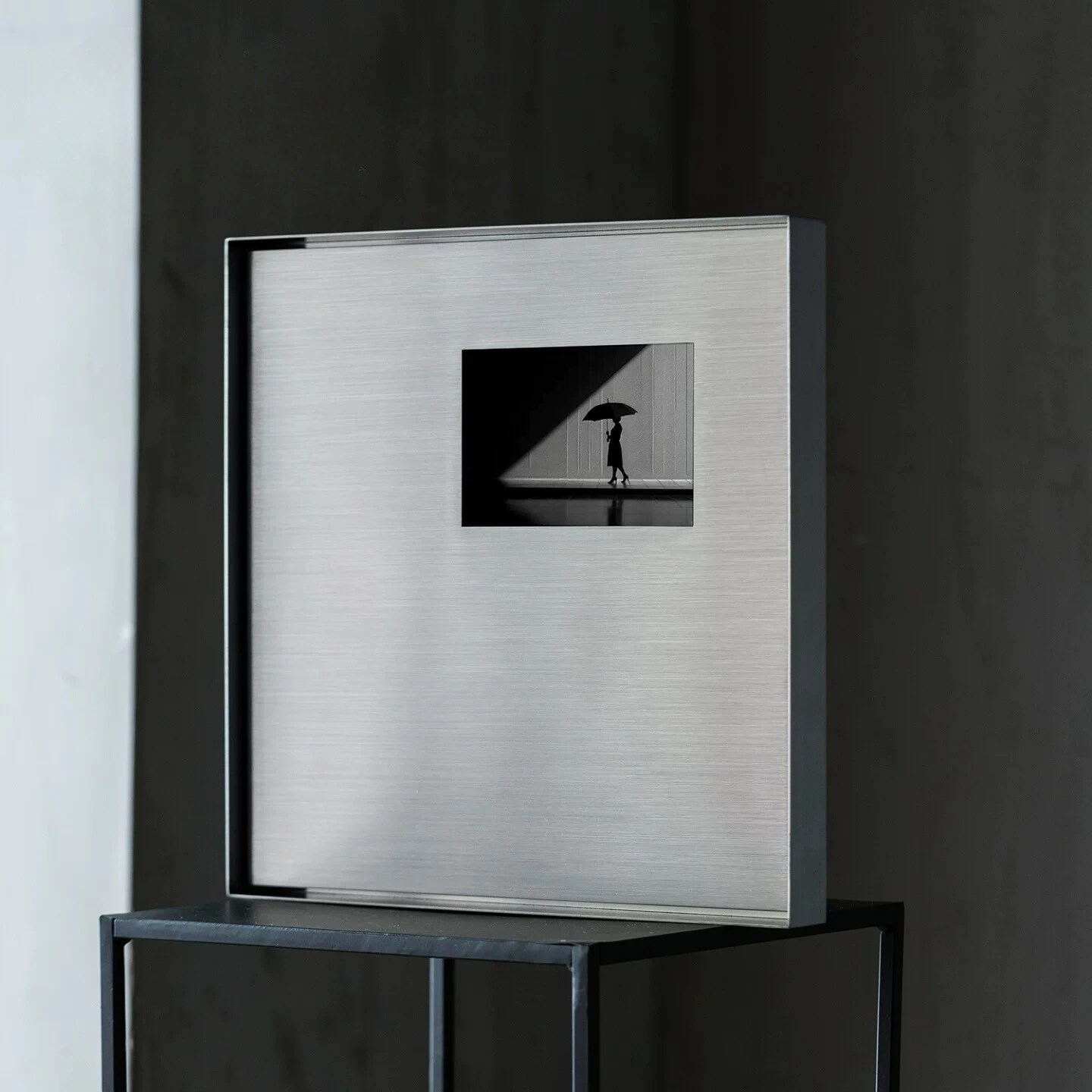 Stainless Steel Polishing Process Customized Picture Frame Wall-Mounted Square Shape Silver Matte Finish Art Photo Display Frame