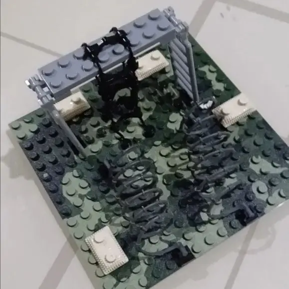 Military Jungle Climbing Training Ground Building Blocks Set Obstacle Course with Barbed Wire & Climbing Frame DIY Army Toys