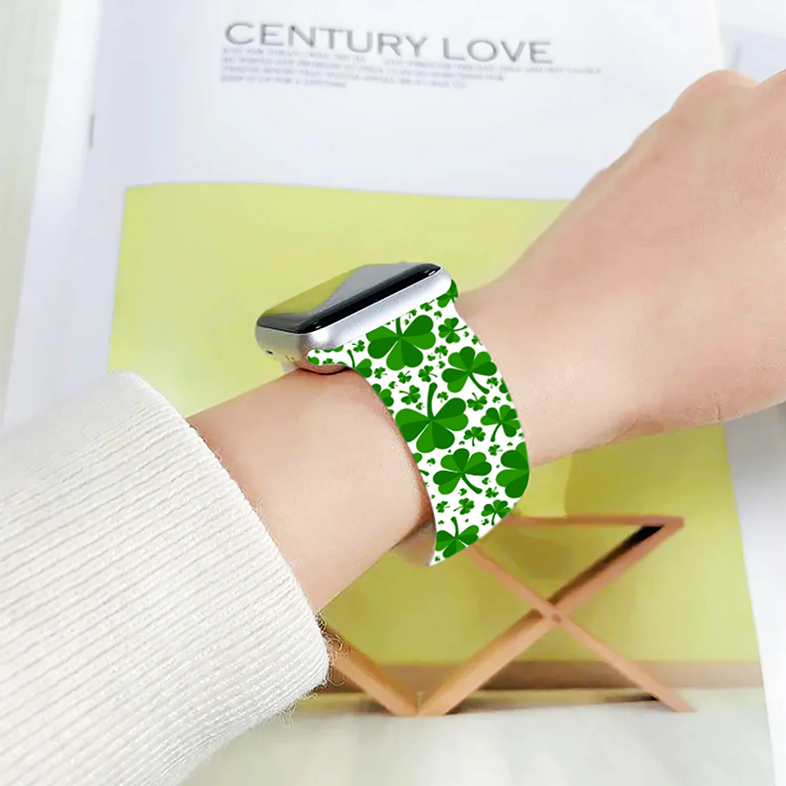 St. Patrick's Printed Strap for Apple Watch 9 8 7 SE Silicone Band Replaceable Bracelet for iWatch 45mm 44mm 42mm 41mm Watchband