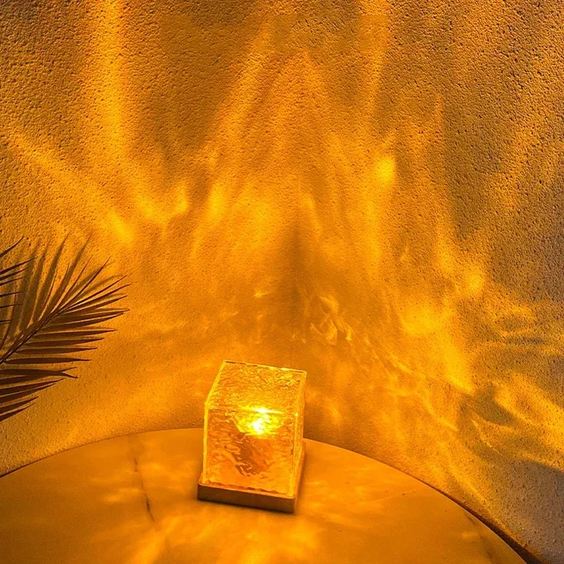 Projection dynamique d'ambiance créative, veilleuse rotative, motif d'eau, effet de flamme, mini lumière, cadeau romantique, lumière de vacances