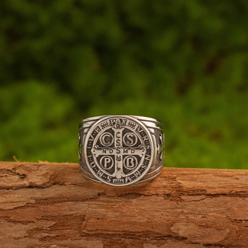 Vintage Cross Seal Ring for Men Women Distressed Titanium Steel Signet Ring Biker Style Carved Band Unisex Couple Gift Jewelry