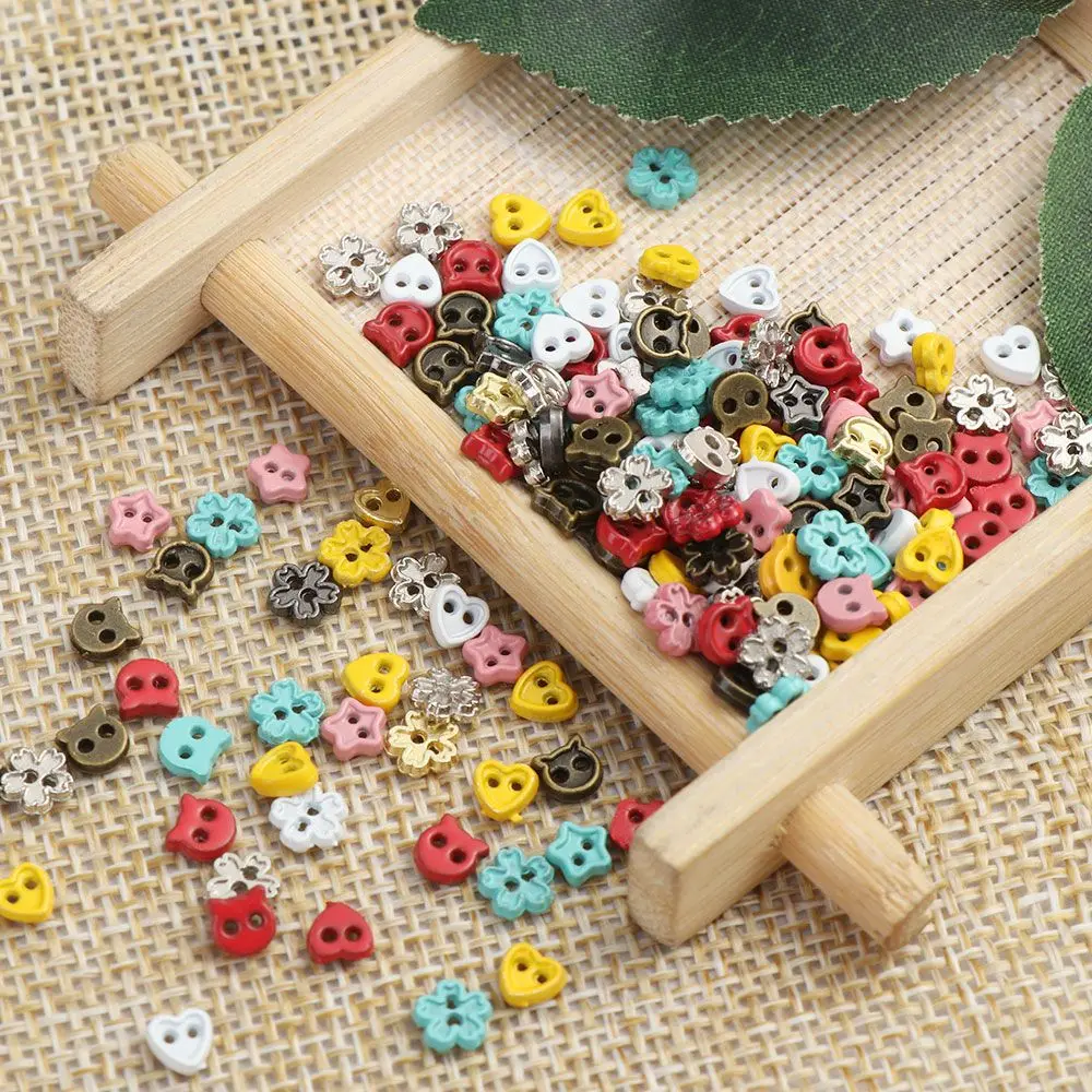 20/40pcs 9 สีตุ๊กตาของเล่น DIY เย็บวัสดุตุ๊กตาเสื้อผ้าอุปกรณ์เสริม MINI ปุ่มโลหะหัวเข็มขัดตุ๊กตาเสื้อผ้าหัวเข็มขัด
