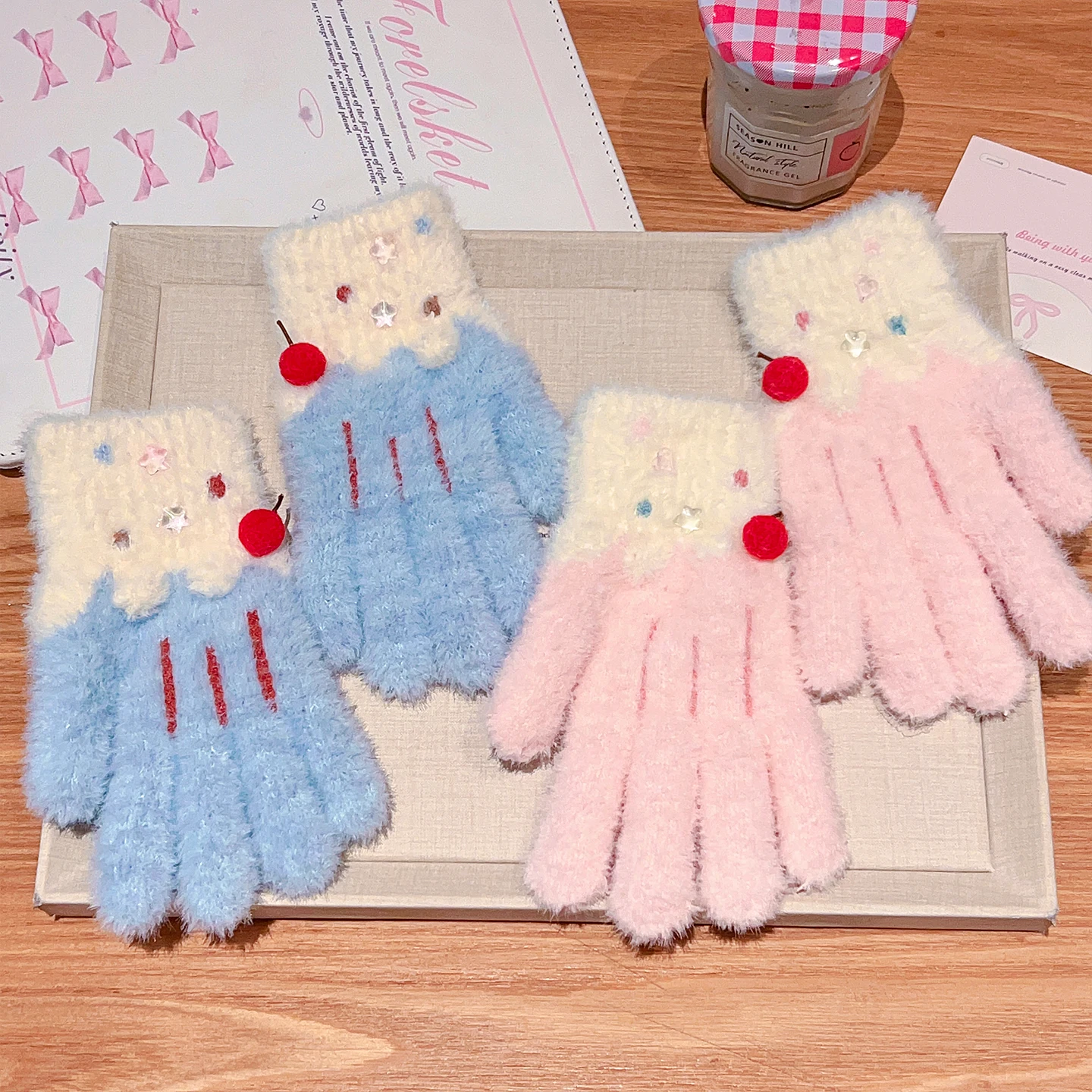 Niedliche Cartoon-Kinderhandschuhe mit Vollfinger-Plüsch, Kirsch-, Geweih- und Stern-Dekor, flauschige gestrickte Handschuhe aus Kunstnerz, warme Winter-Mittens für Mädchen – Detail 8