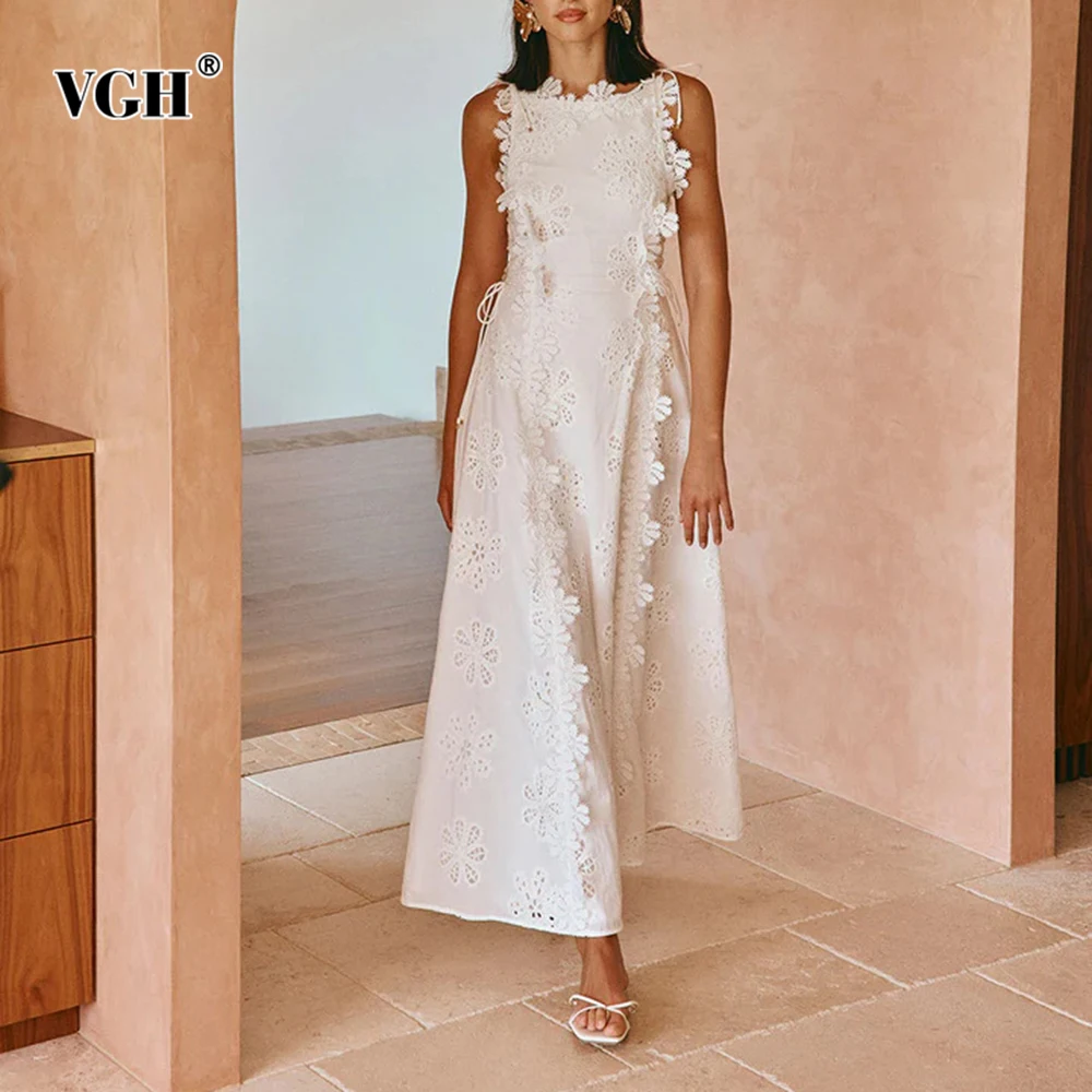 

VGH Slimming Solid Spliced Appliques Long Dresses For Women Round Neck Sleeveless High Waist Elegant Dress Female Fashion New