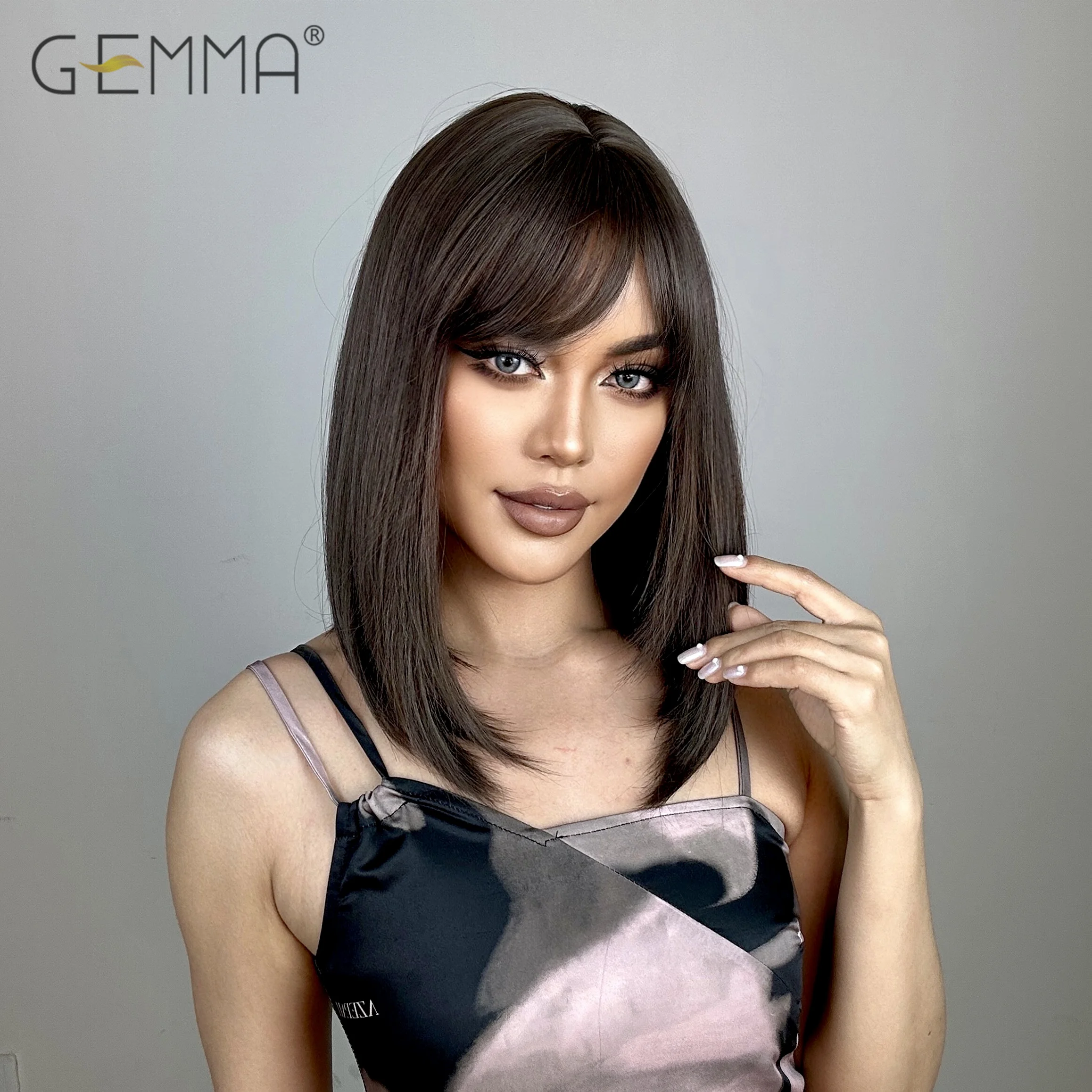 GEMMA Honey Brown Straight Synthetic Wig with Bangs Shoulder Length Wigs for Women Cosplay Daily Hair Wig Heat Resistant Fiber