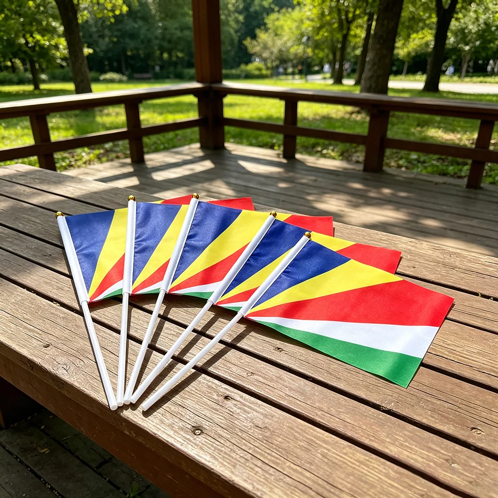 Seychelles hand flag 14x21cm Polyester Fade-Resistance Seychelles Hand Waving Flag with Plastic Flagpole for Events