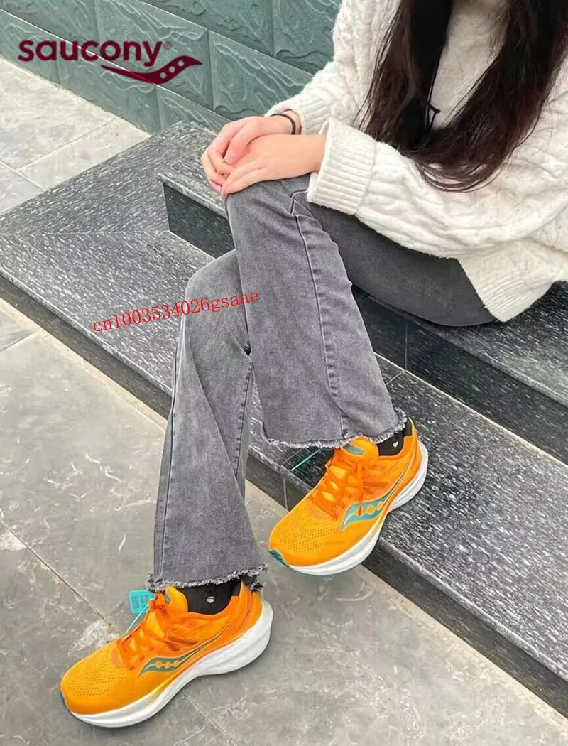 Saucony Victory 20 sepatu lari jaring Pria Wanita, sneaker bersirkulasi menyerap guncangan, ringan untuk pria dan wanita