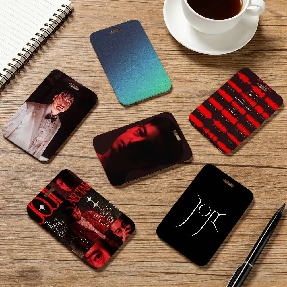 

Держатель для кредитных карт, ID-карт и проездных билетов Singer J-Joji с ремешком на шею