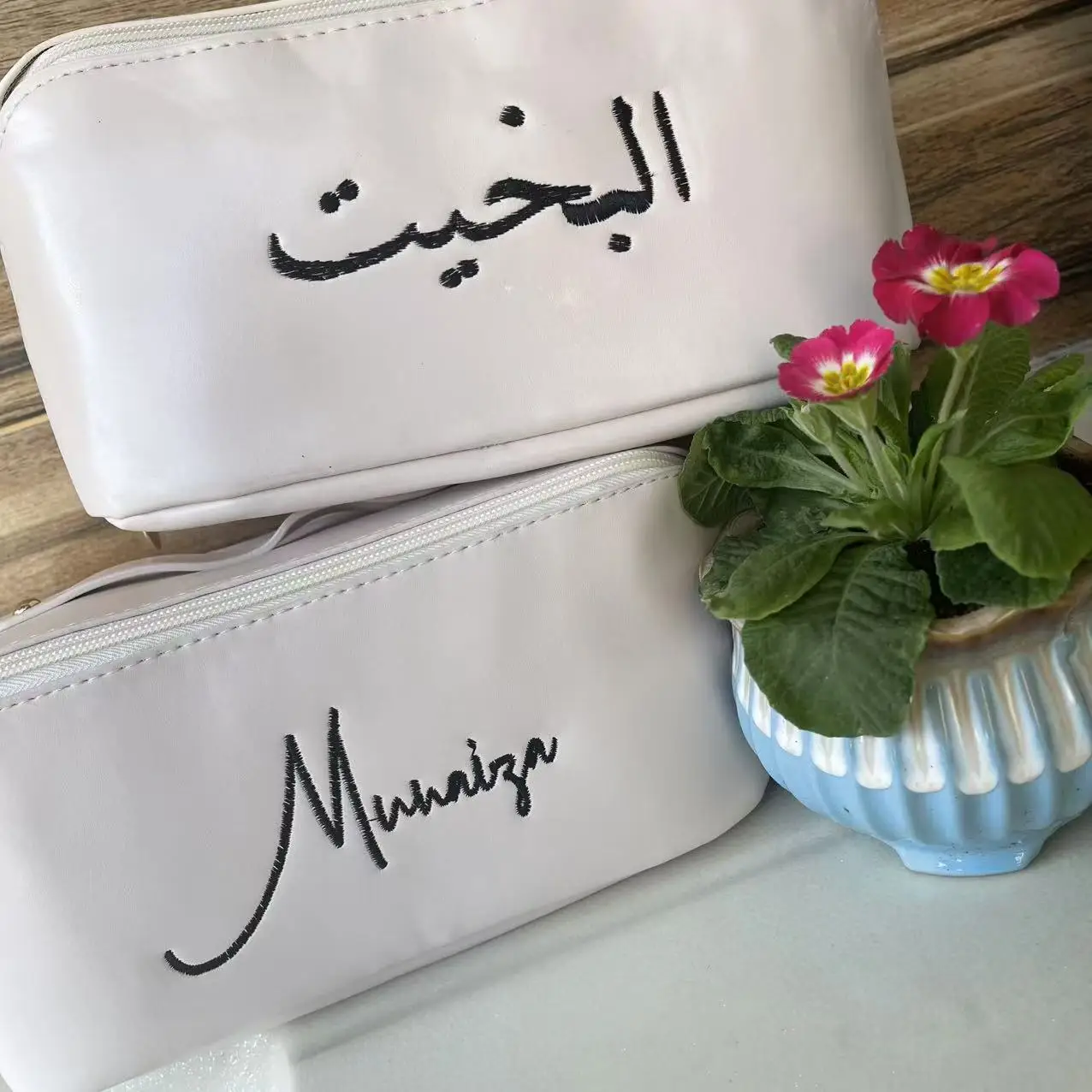 

Personalized Leather Makeup Bag,Custom Name Cosmetic Bag,Travel Toiletry Bag,Bridesmaid Gifts,Wedding Gift, Maid of Honor Gifts