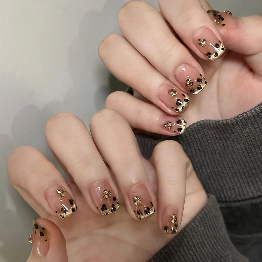 Korte ronde donkergrijze Cat Eye luipaardprint Nail Art Mode Draagbare kunstnagels Afneembare afgewerkte nepnagels Druk op nagels