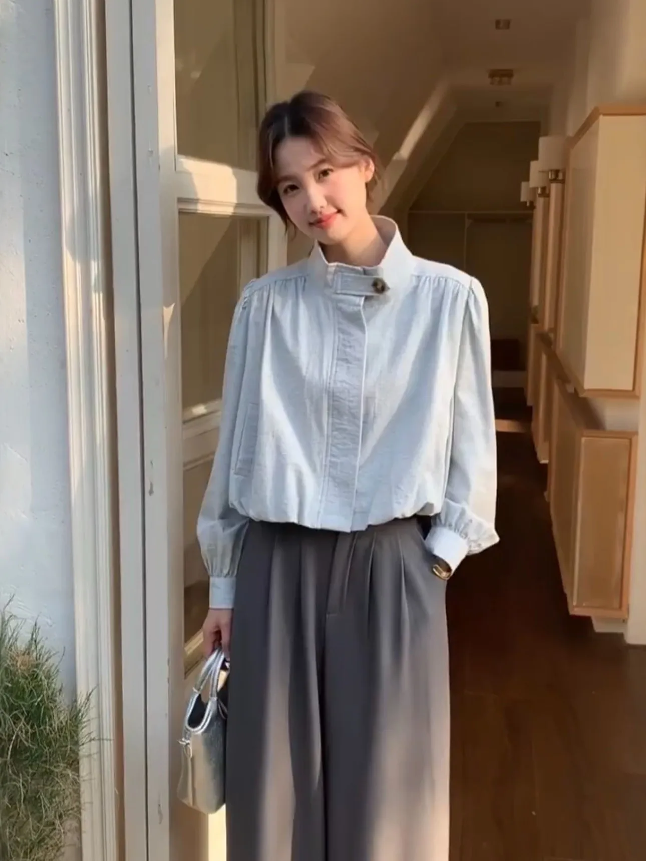 

Свободная длинная синяя блузка в корейском стиле для женщин, весна 2026, новая коллекция, высококачественная, стройнящая, с воротником-стойкой, верхняя одежда