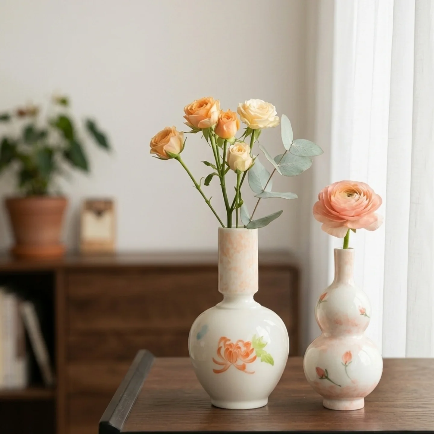 Pastel Handpaint Floral Porcelain Bud Vase,Minimalist Gourd Small Flower Vase Aesthetic Desk Decor For Home Floral Display Gift
