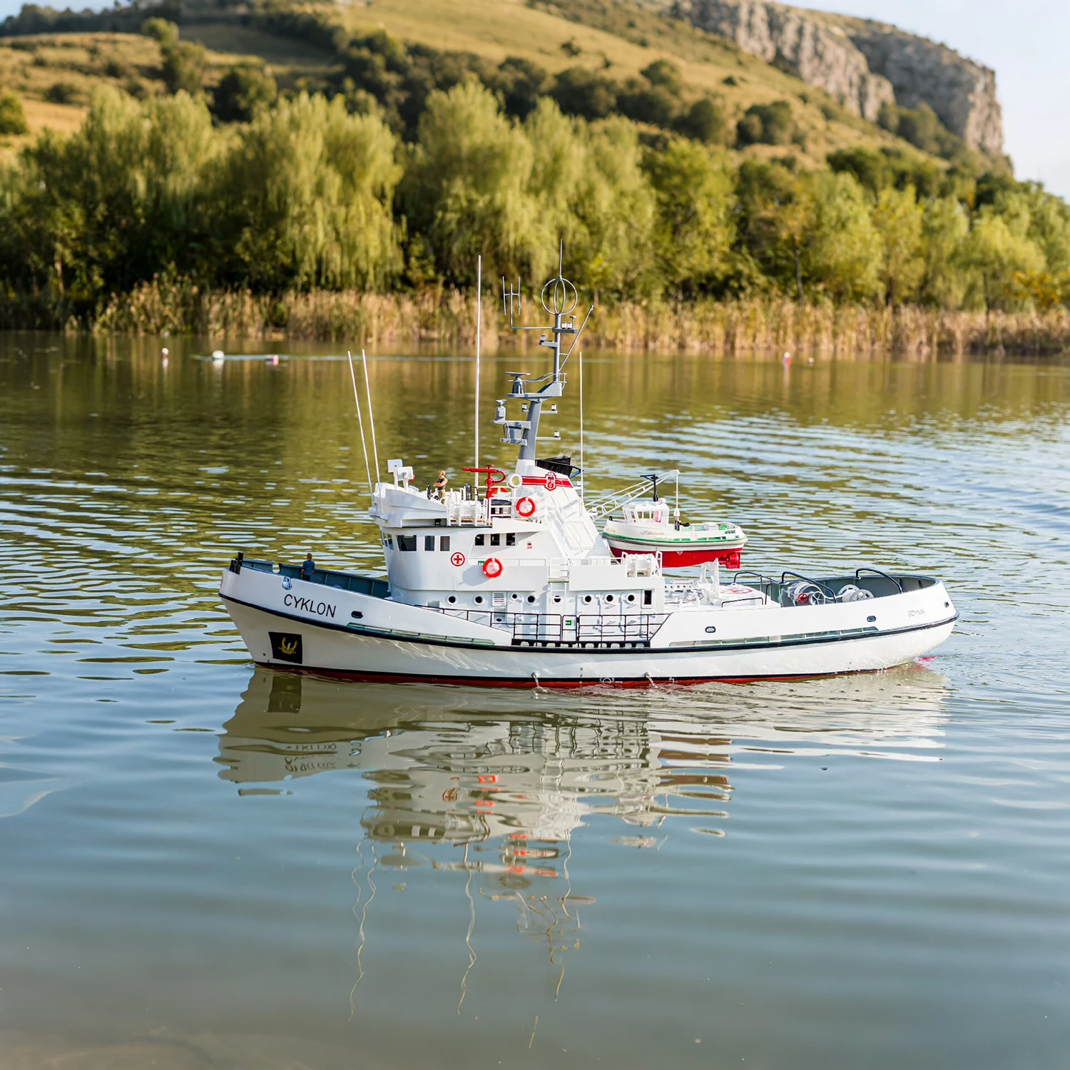 

1/25 RC Ships 119cm Cyclone Remote Control Rescue Boat with Wooden Ribs and 3D Printed Details RC Schiffe Model Kit Ship Toy