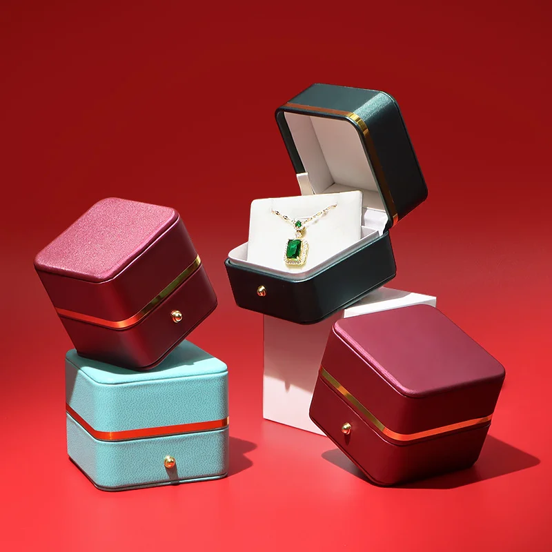 High-quality PU Leather Round-cornered Gold-edge Jewelry Box Ring Bracelet Necklace Pendant Jewelry Storage Box Gift Packag Box