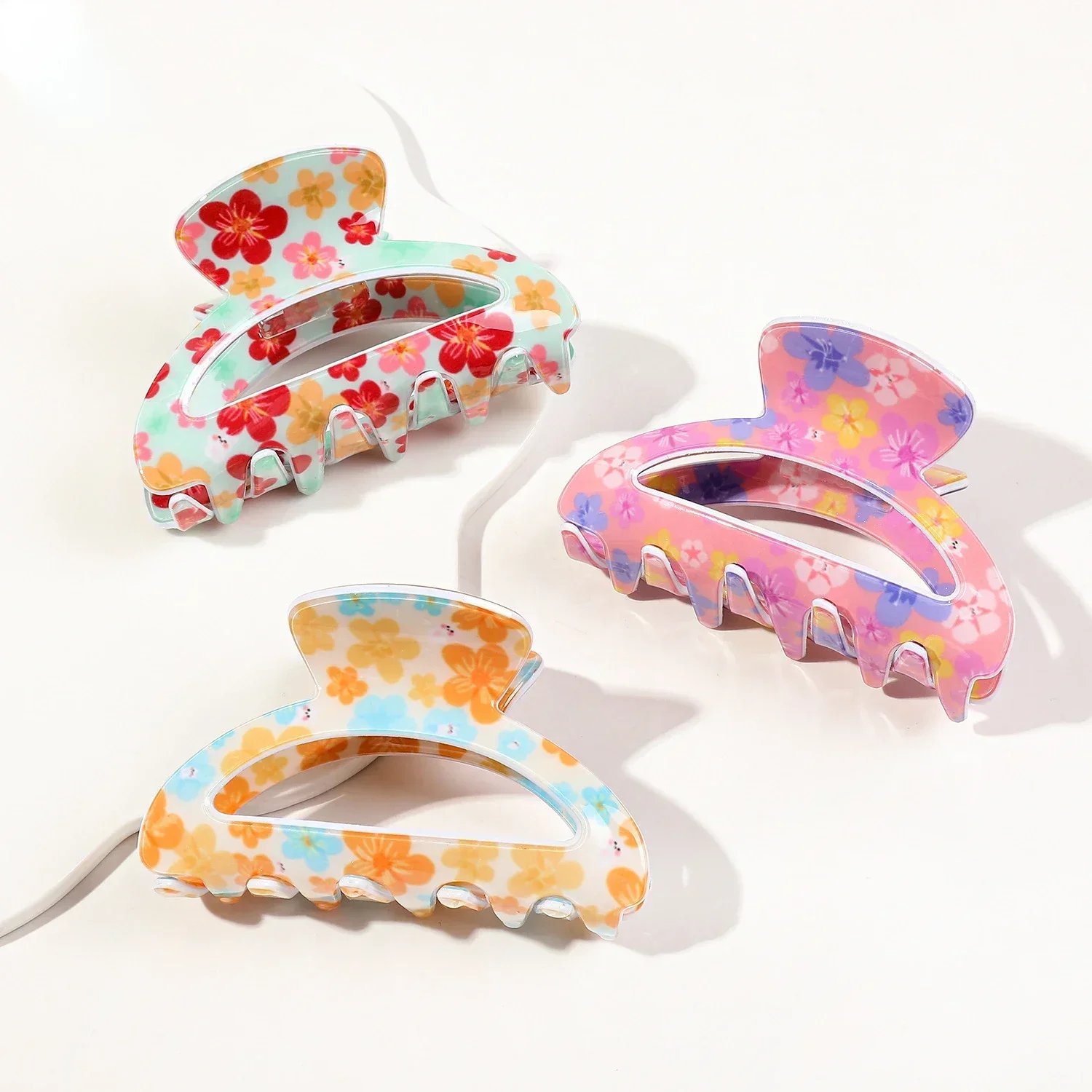 PVC 플라워 프린트 반원형 헤어 클립, 간단한 여성용 백 헤드 그래버 상어 클립, 홀리데이 파티 소녀 헤어 액세서리 선물, 1 개