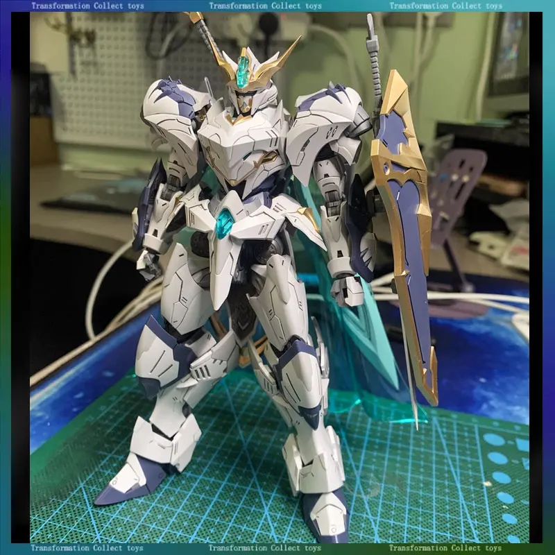 

1/144 SNAA HG SC-002 Titan Greatsword Tristan The Round Table Knights Action Figure Assembly Model Kit Model Toys Gift