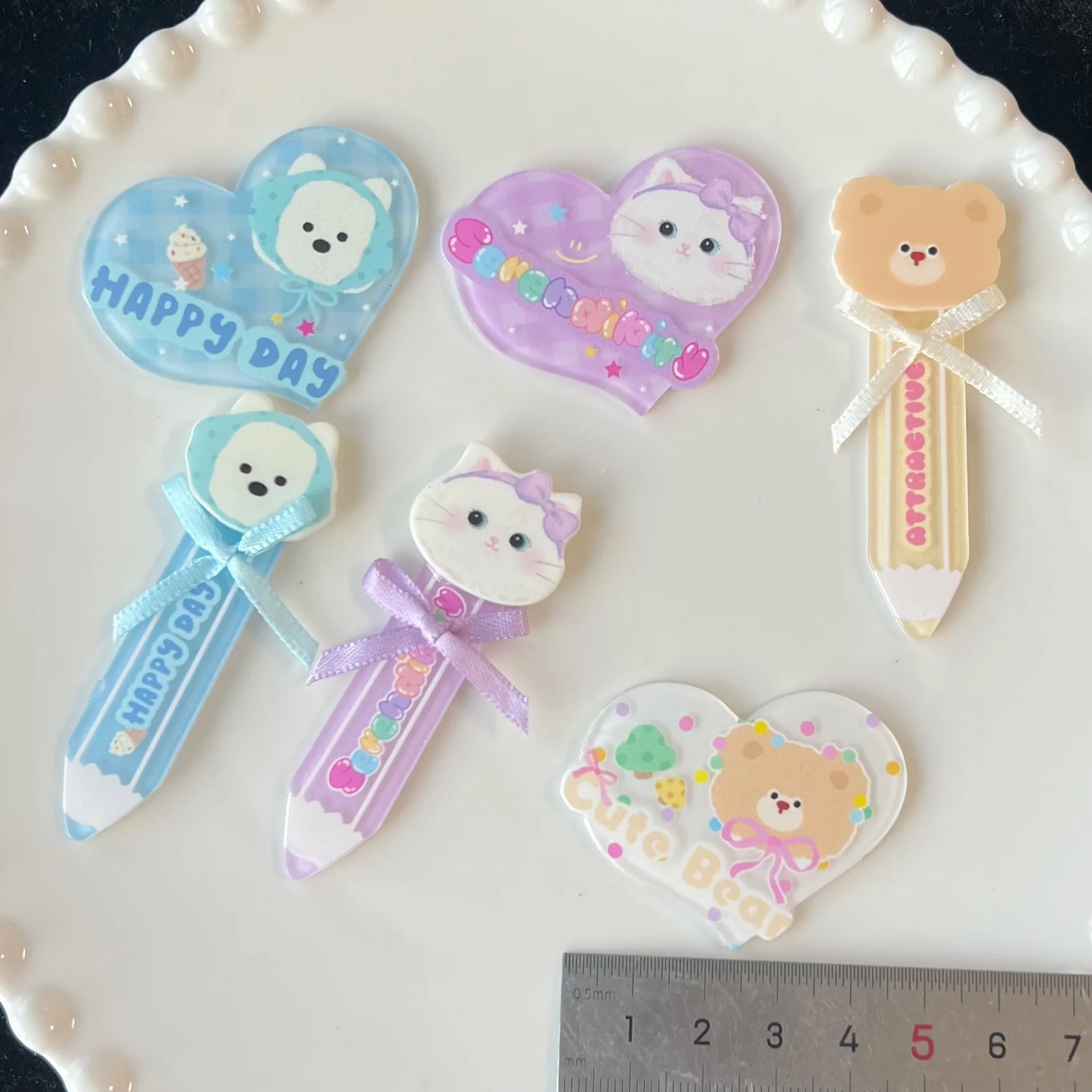 2 stücke miniso bunte Liebes serie Cartoon Acryl Flatback Cabochons DIY Handwerk Materialien Schmuck machen Charms