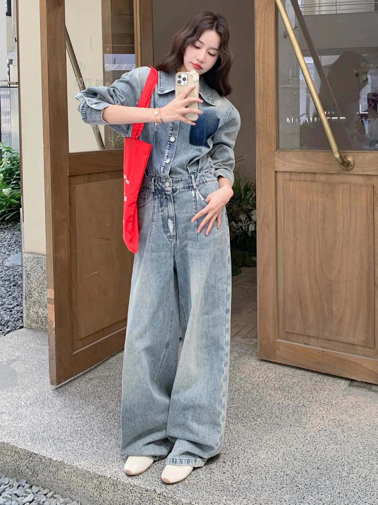 

Игривый молодежный свободный джинсовый комбинезон женский, весна 2026, новинка, простой, с широкими прямыми штанинами, визуально стройнящий