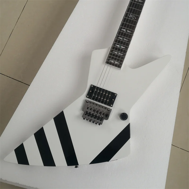 Goose Type Electric Guitar, White Paint, Black Strip Character, Can Be Customized in Any Color