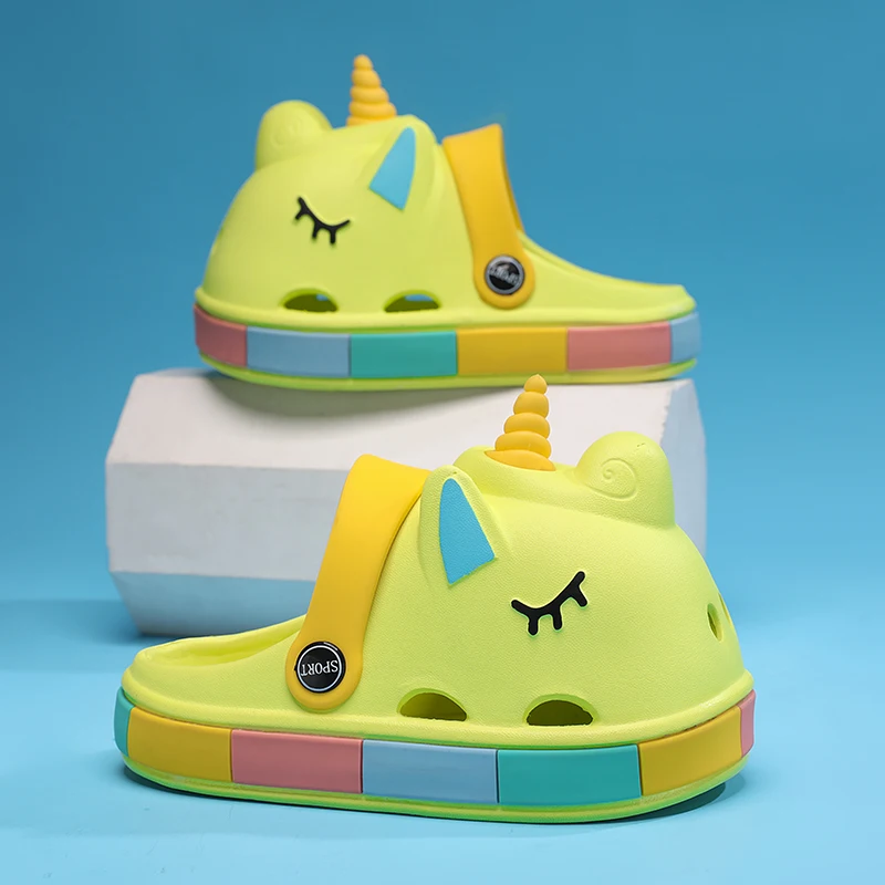 

A pair of children's summer soft toe-cup slippers, comfortable and lightweight cute hole shoes, size 24/25-36/37，RA-A811