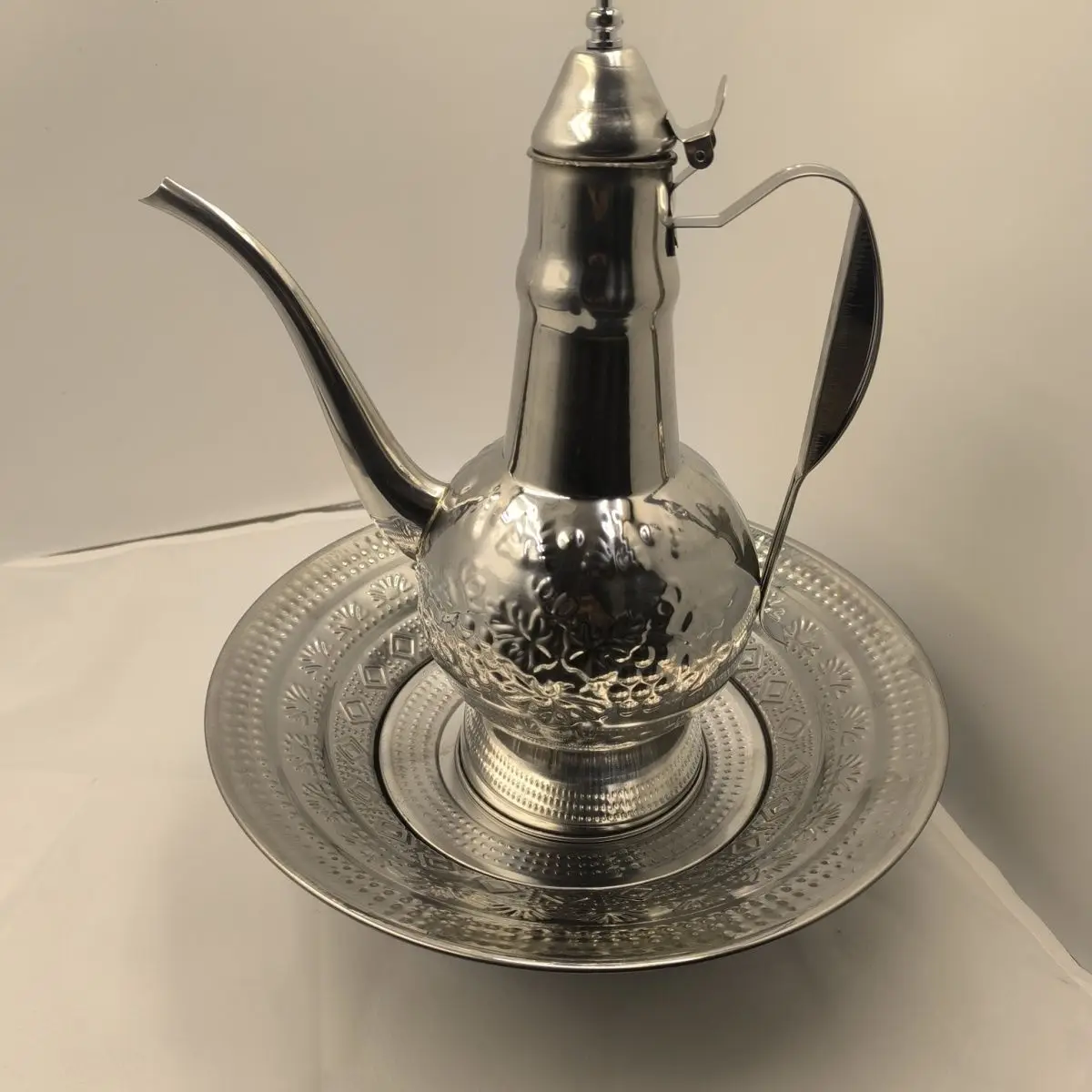 Stainless steel hand washing pot, household pot pointed mouth sober pot silver, three-piece set with base, pot body 2.5L