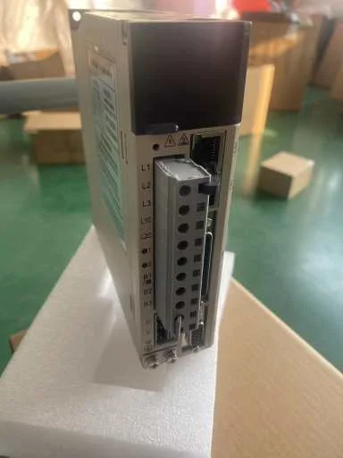 มอเตอร์เซอร์โว Sihong 200W คุณภาพมาตรฐาน CE ปี 2024 ขายดี ผลิตจากโรงงานมอเตอร์ Sihong ขนาด 60 มม. 220Vac 0.64nm พร้อมไดรเวอร์และตัวเข้ารหัสแบบ Absolute 17 บิต