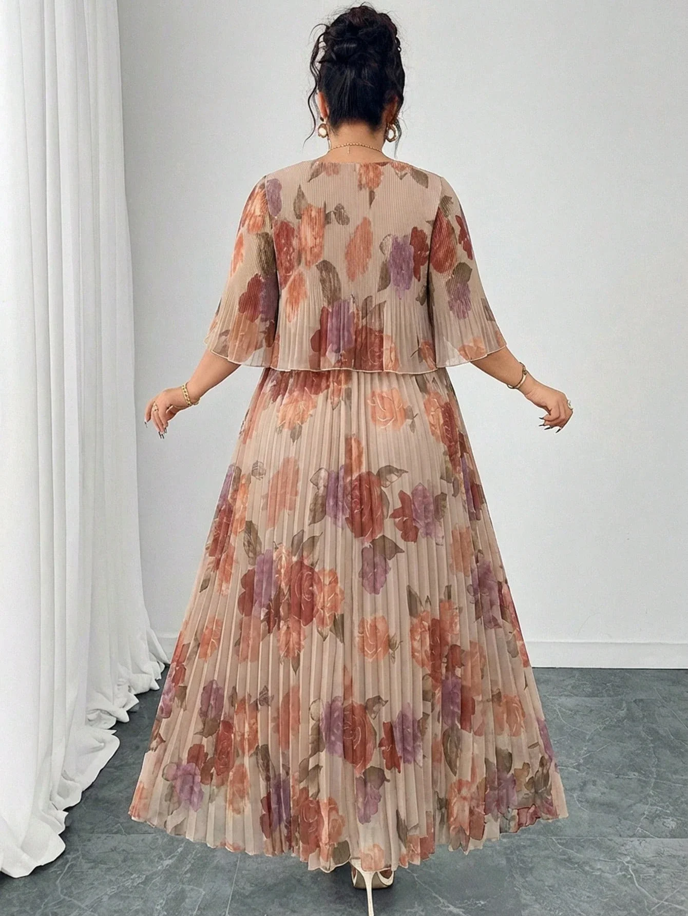 

Elegant Plus Size Pleated Chiffon Floral Dress Summer Long Flowing Dress