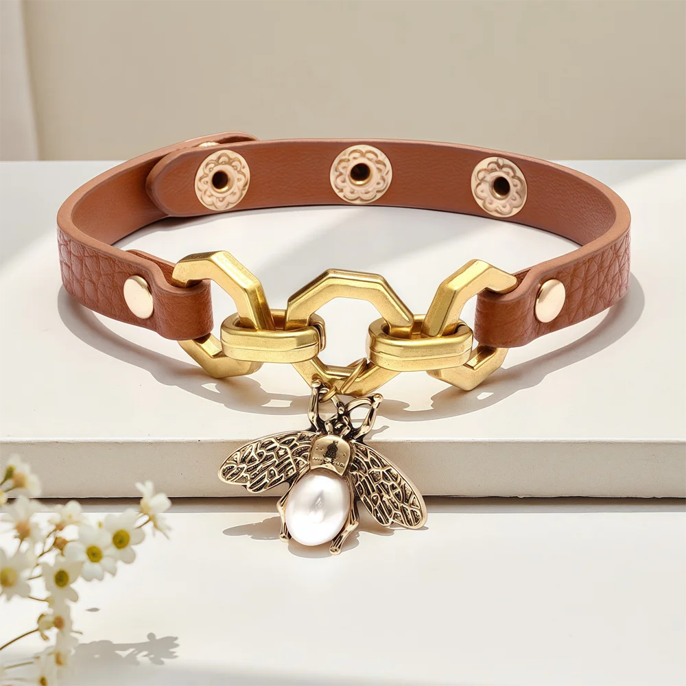 

Charmsmic New Vivid Bee Pendant Charms Bracelets & Bangles For Women Punk Style Brown PU Leather Metal Button Jewelry 2024