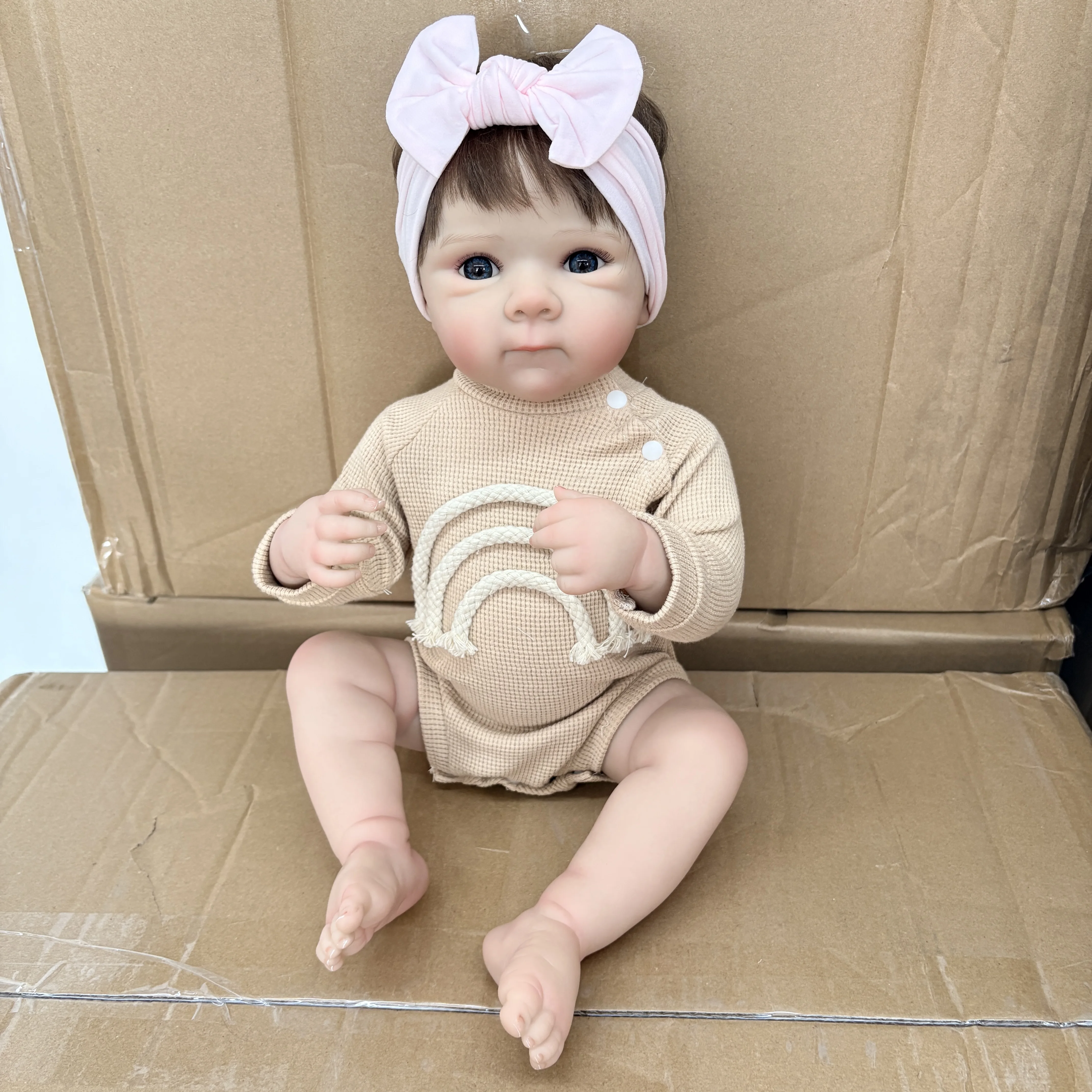 NPK 18' Realistisch Aussehende Vollvinyl-Fertigpuppe Reborn Bettie Kuscheliges Baby Mehrschichtige Bemalung 3D-Haut Venen-Details