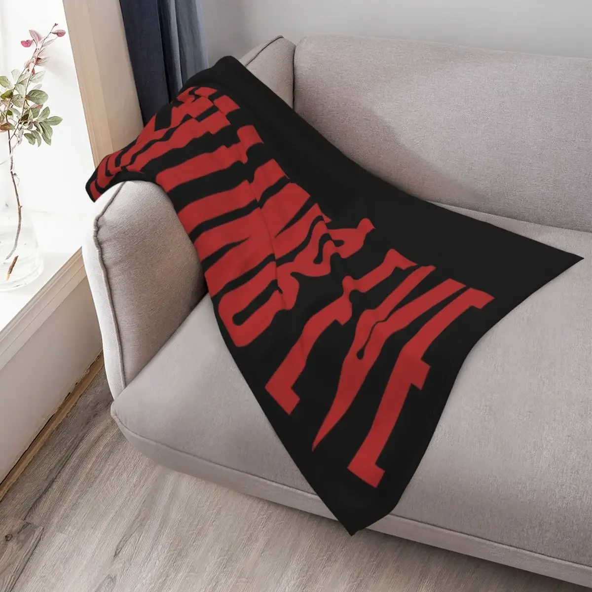 Immagine 4: Killing Eve Coperta rossa e nera in flanella per il pisolino invernale Plaid sul divano Coperte