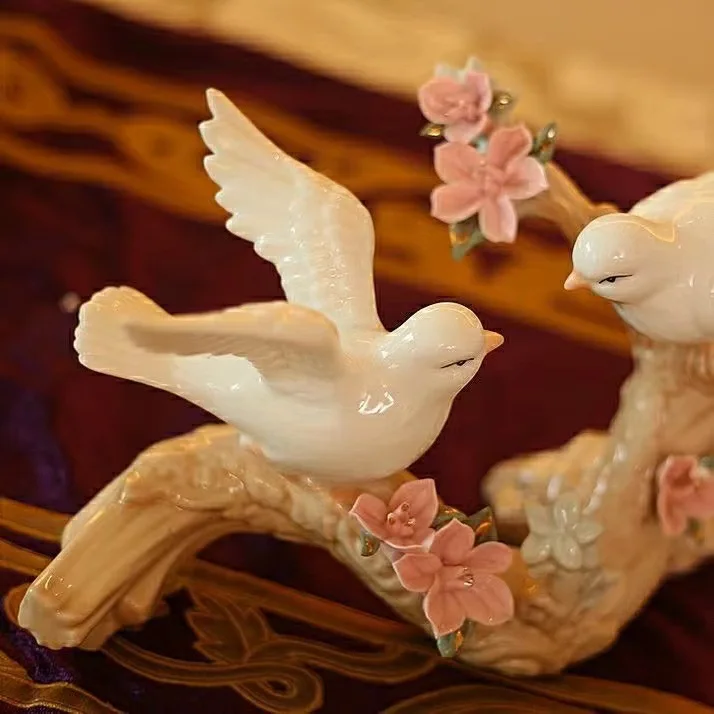 Shoe Cabinet Wine Cabinet Study Room Decoration. European-style Birdie TV Cabinet Ornaments, Outrageous Ceramics