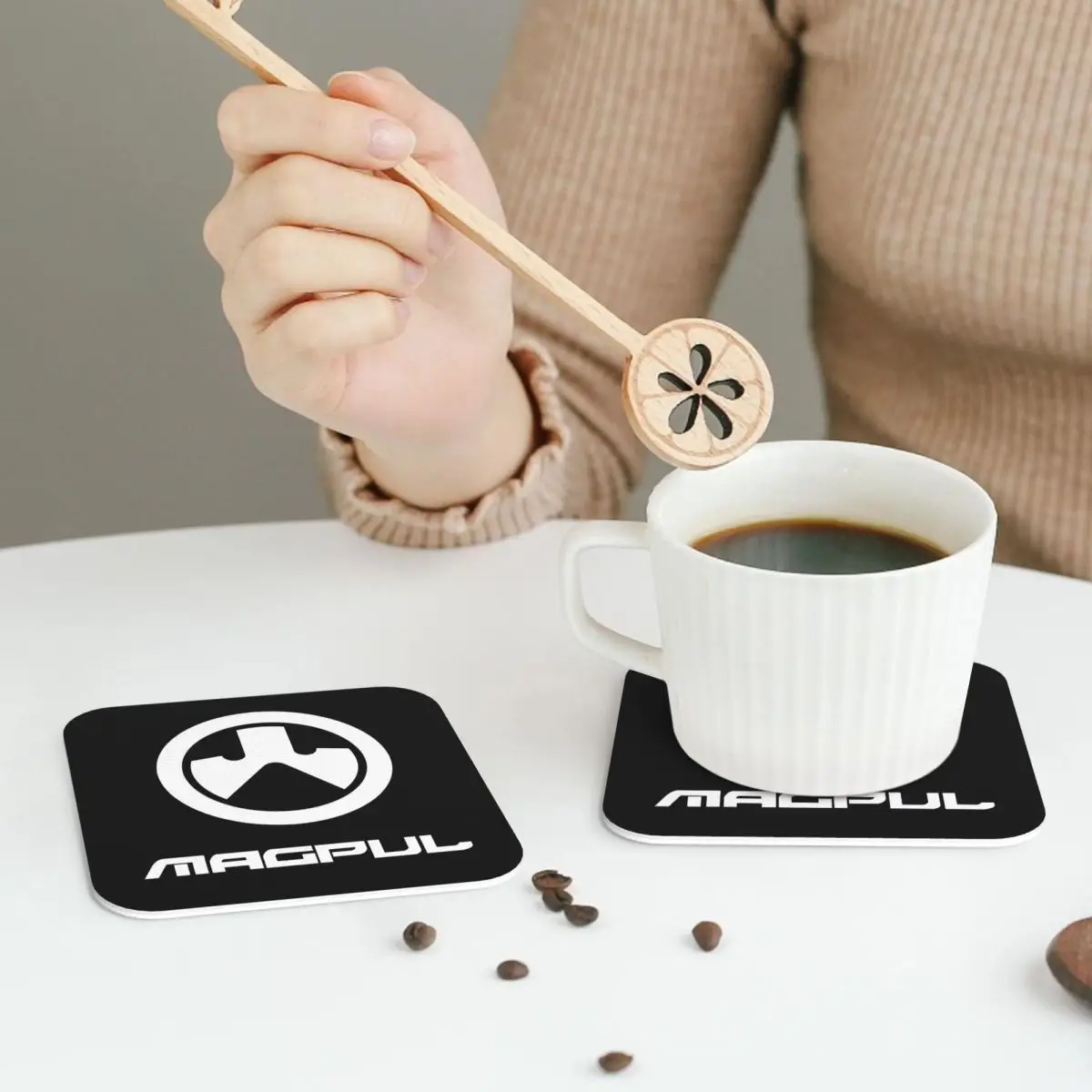 

Подставки с логотипом Firearms Magpul, кожаные салфетки, водонепроницаемые изоляционные кофейные коврики для дома, кухни, обеденные подушечки, набор из 4 шт.