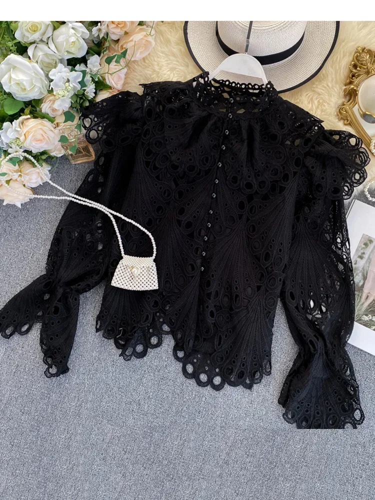 Women\'s French Vintage Lace Shirt Spring Autumn Hollow Ruffled Flare Sleeve Stand Collar Tops Single-breasted Blouse Tops ML637