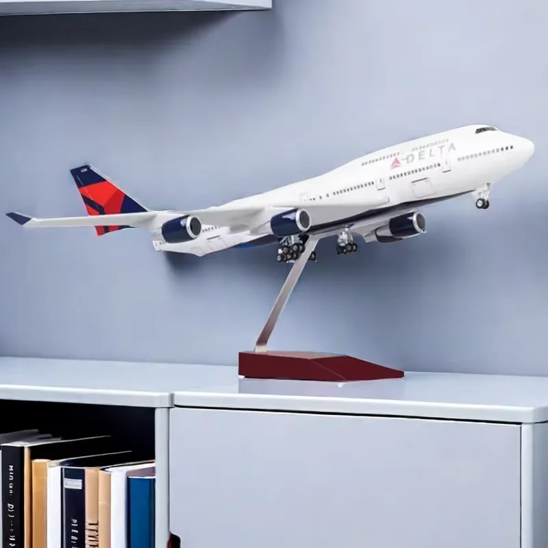 1/150 47CM Airplane Boeing 747 B747 Aircraft DELTA Airline Model Light Wheel Diecast Plane Collection Airliner Toys Gift Show