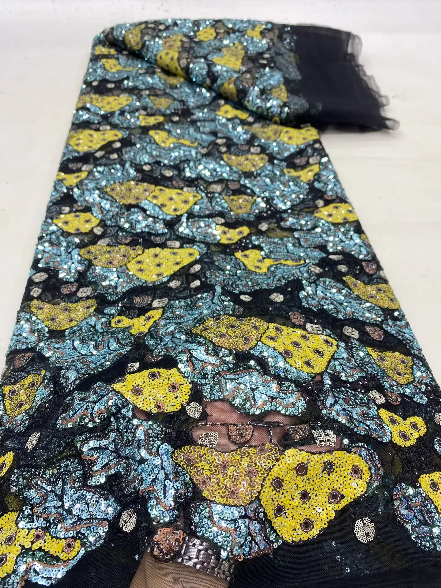 

African Nigerian 2025 Latest High Quality With Guipure Embroidery Tulle Sewing Lace Fabric Dresses Sequins 5Yards DP0477