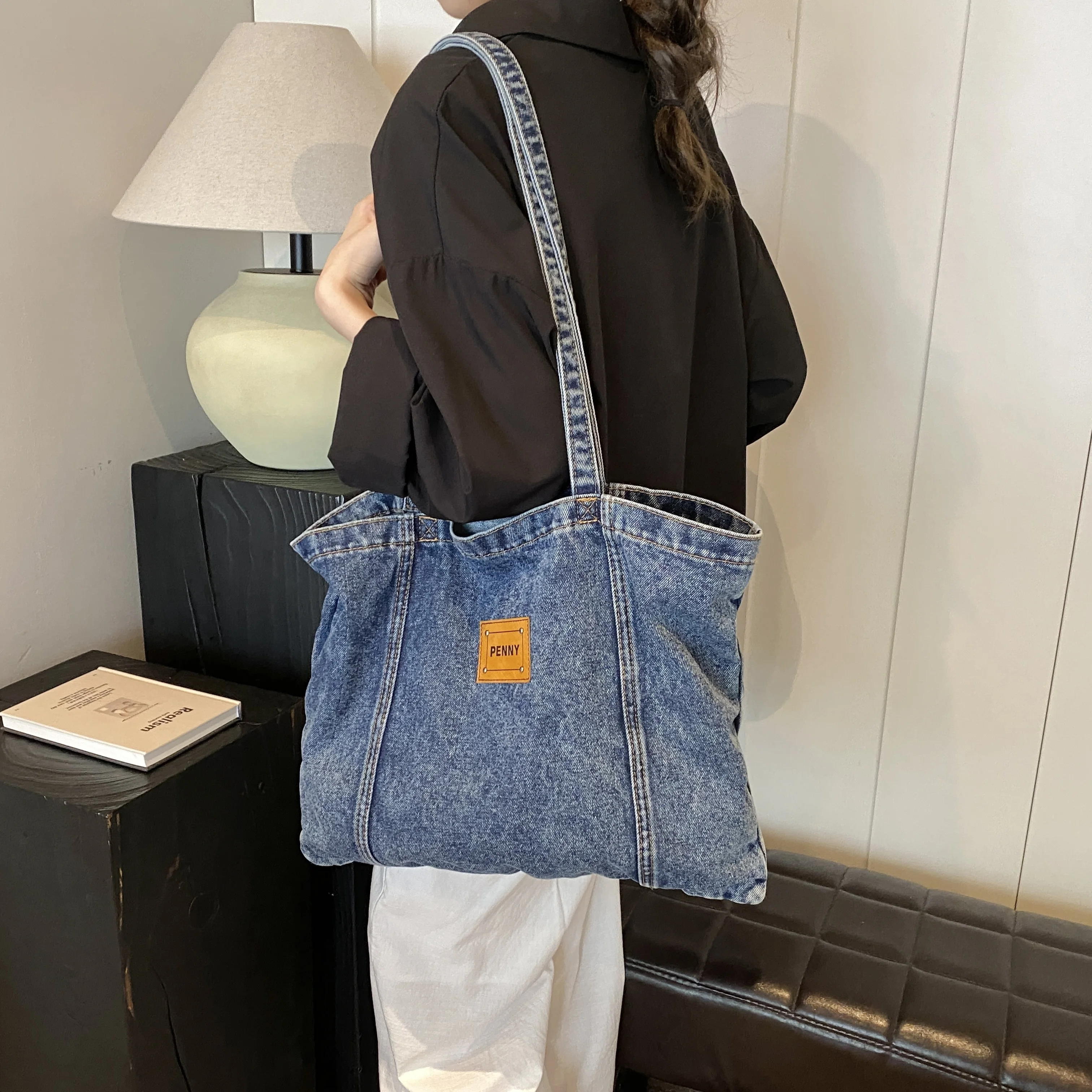 Original design wash denim fashion simple and versatile commuter shopping Todd shoulder bag