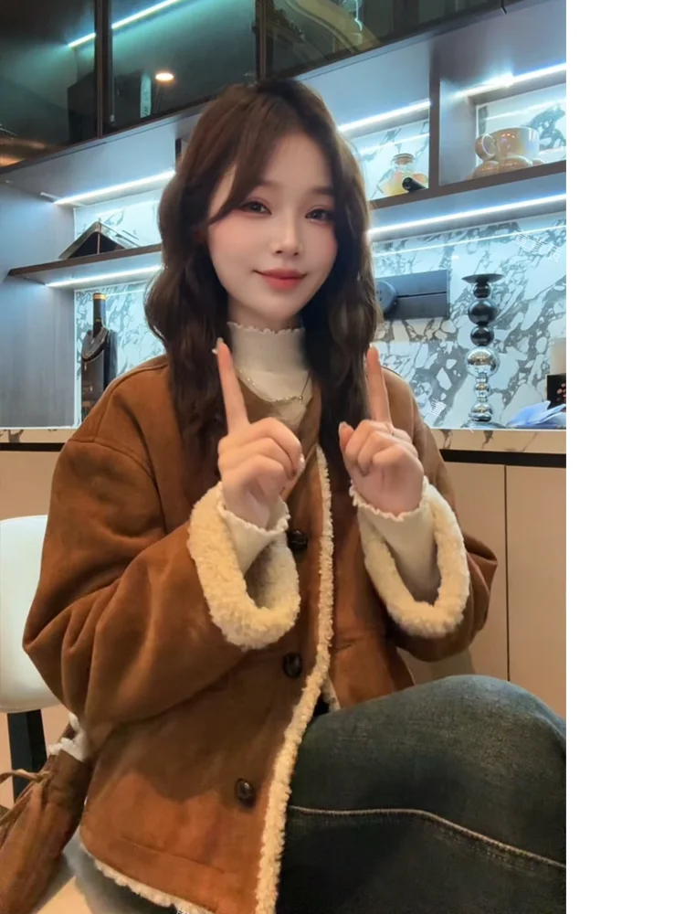 

Женская модная удлиненная куртка Xuanxuanchen из искусственной кожи и меха на осень-зиму с застежкой на пуговицы