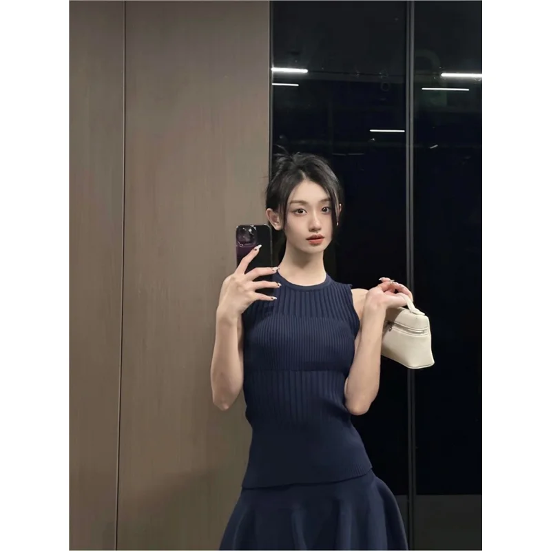 

Ele Blue Knitted Svel Vest Top High Waist Petal Skirt Two Piece Set Women's Faion Winter Outfit Mid-aged Women