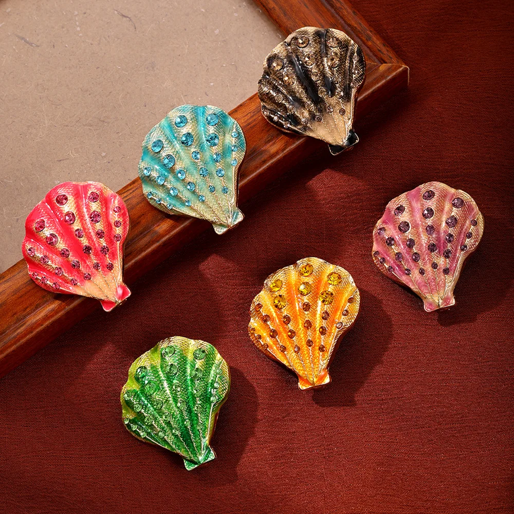 

Diamond Scallop Shell Brooch - Vintage Enamel Rhinestone Ocean Pin, Crystal Sea Shell Brooch for Coat Scarf Bag, Unique Gift